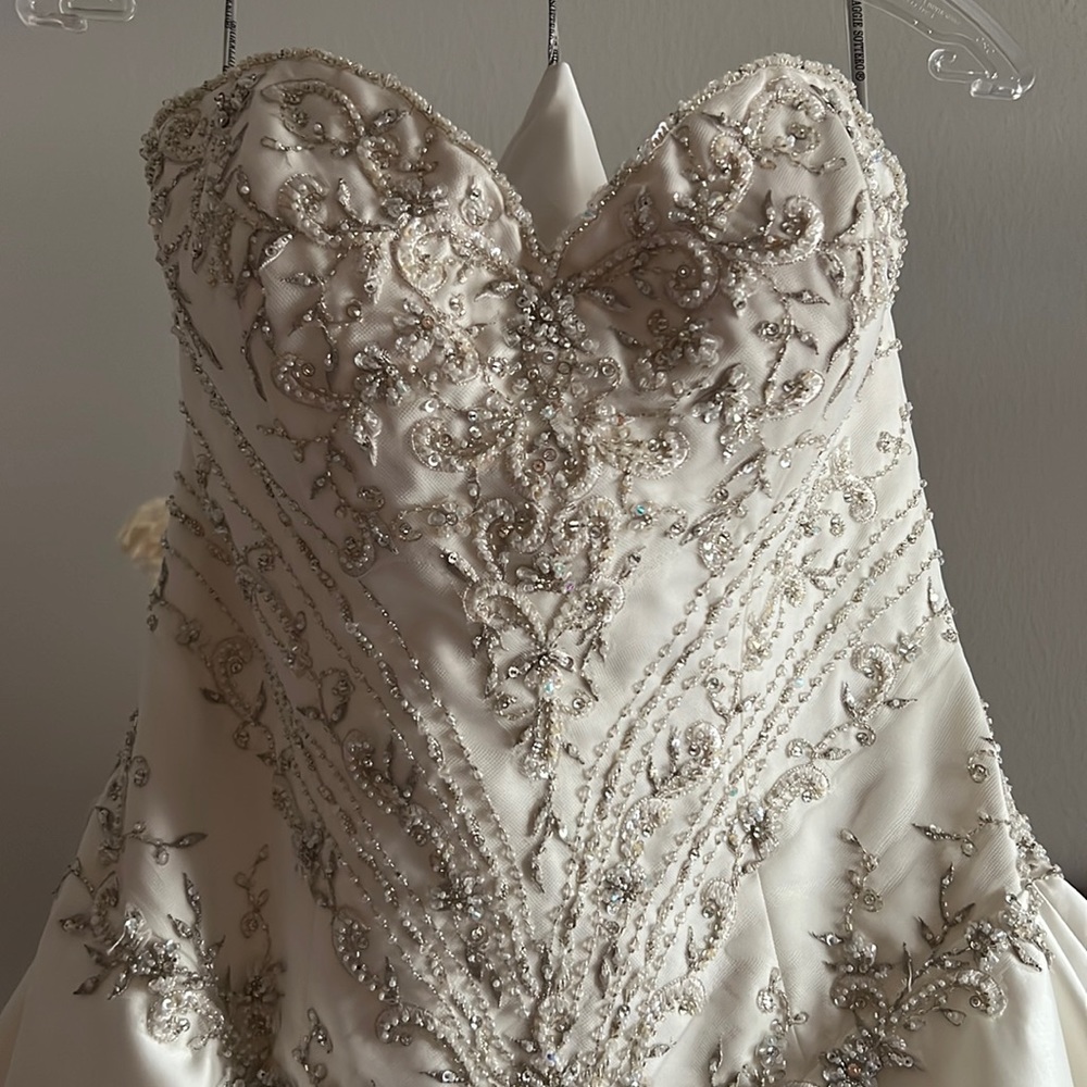 Maggie Sottero Ivory Wedding Dress